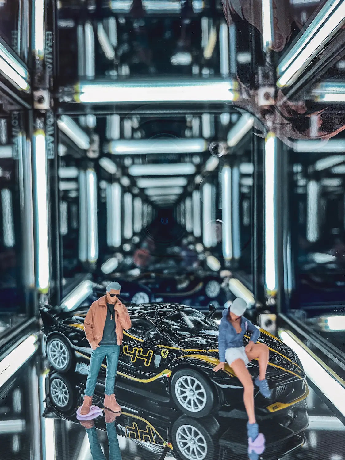 Infinity Mirror Display 1:64